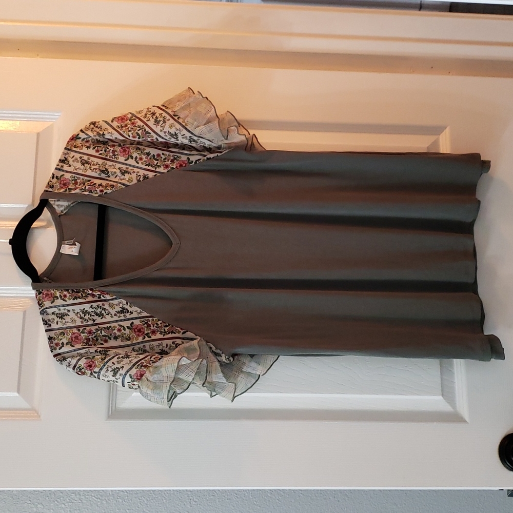 Top with ruffle sleeve
